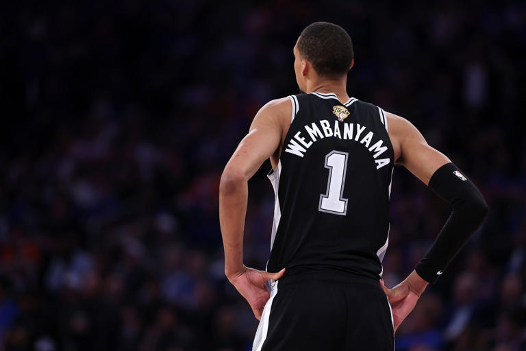 Useat loistavat NBA-pelaajat päättivät tänä kesänä tehdä palkkaleikkauksia sopimustensa uusimisen yhteydessä